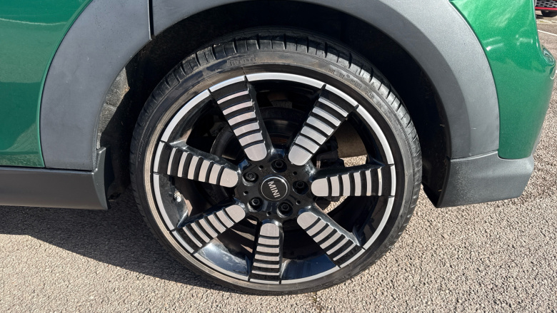 MINI Hatchback 1.5 Cooper Exclusive 5dr Petrol Hatchback